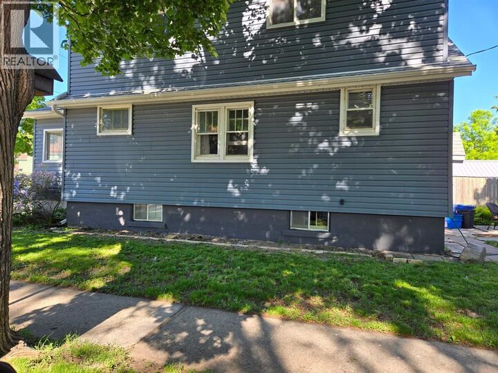 Property Photo:  463 Confederation Street  ON N7T 2B5 