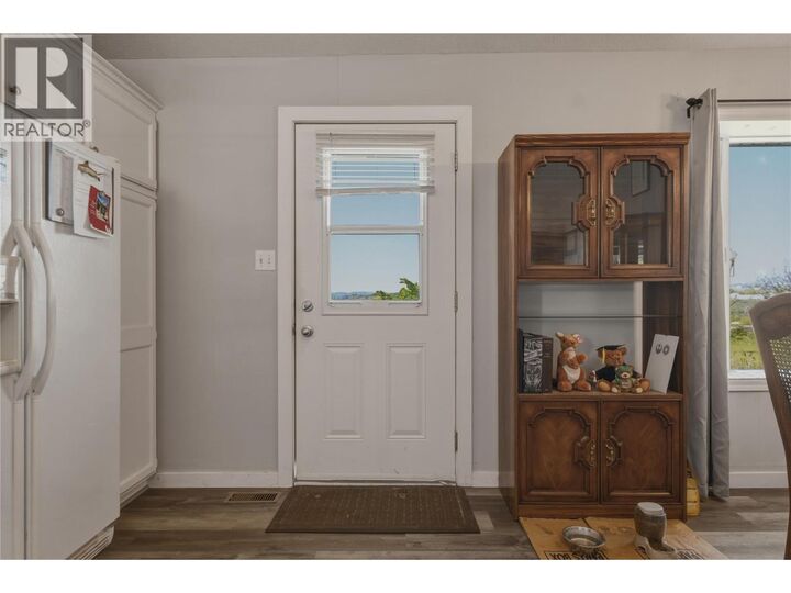 Property Photo: 1800 20 Street BC V1T 9B6
