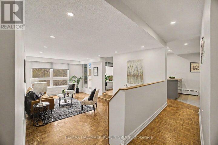 Property Photo:  373 Laurier Avenue East 405  ON K1N 8X6 