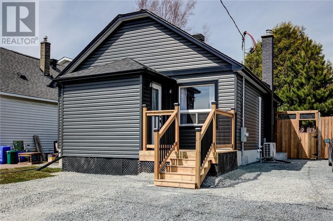 Property Photo:  422 McKim Street  ON P3C 2L5 