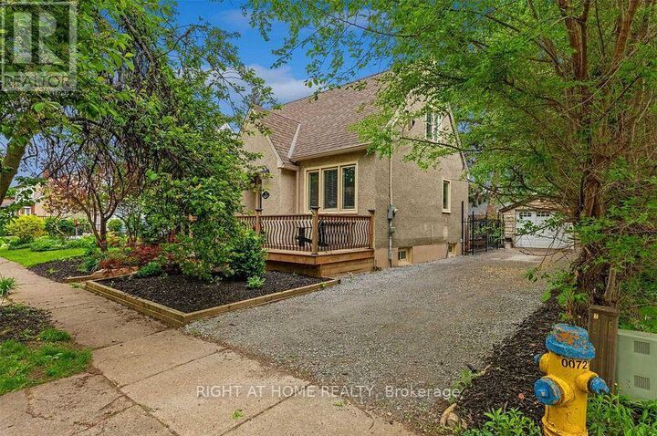 Property Photo:  2 Columbia Street East  ON L2R 5H6 