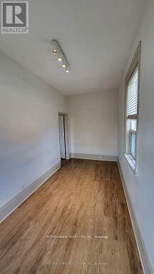 Property Photo:  7 Thomas Street 2  ON L5M 1Y4 