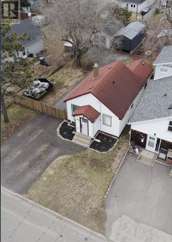 Property Photo:  130 Rockwood Ave S  ON P7B 4K2 