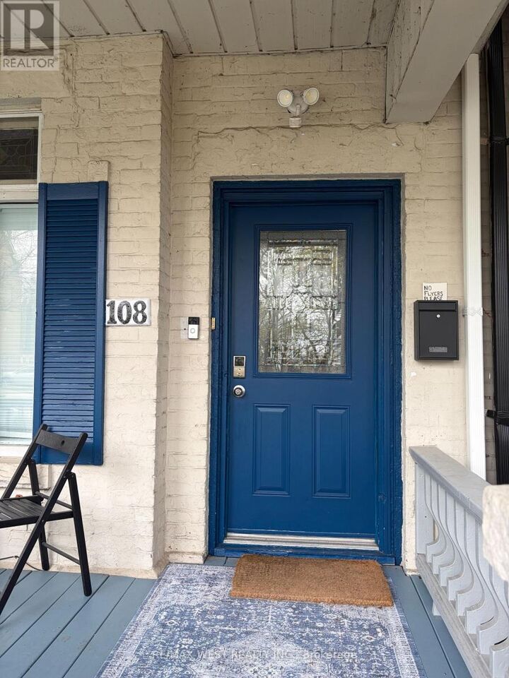 Property Photo:  108 Springhurst Avenue Main/Bsmt  ON M6K 1C1 
