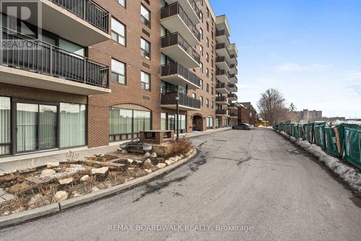 Property Photo:  1190 Richmond Road 502  ON K2B 8J3 