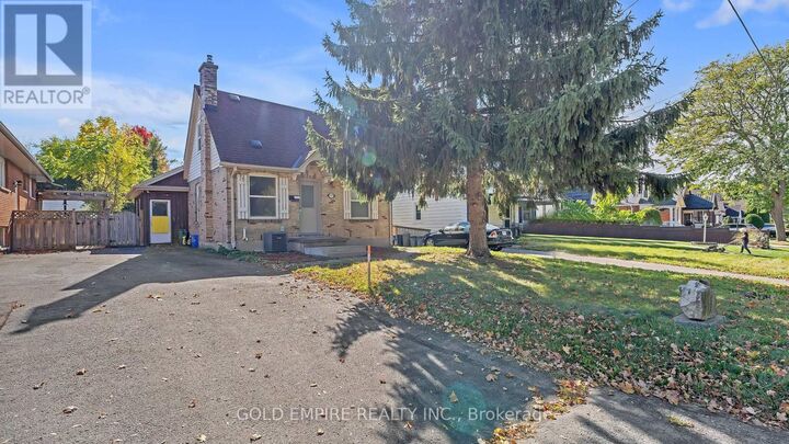 Property Photo:  727 Whetter Avenue  ON N6C 2H1 