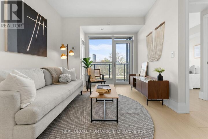 Property Photo:  120 Harrison Garden Boulevard 426  ON M2N 0H1 