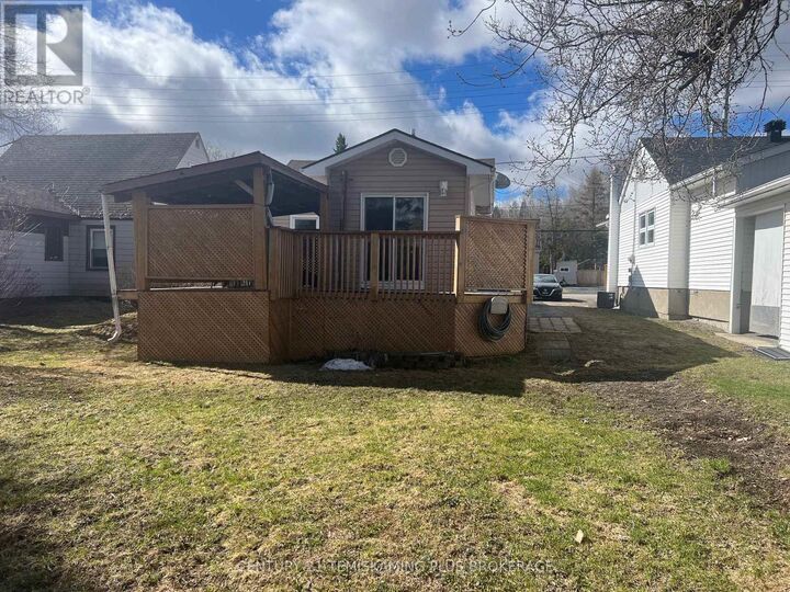 Property Photo:  363 Broadwood Avenue West  ON P0J 1P0 