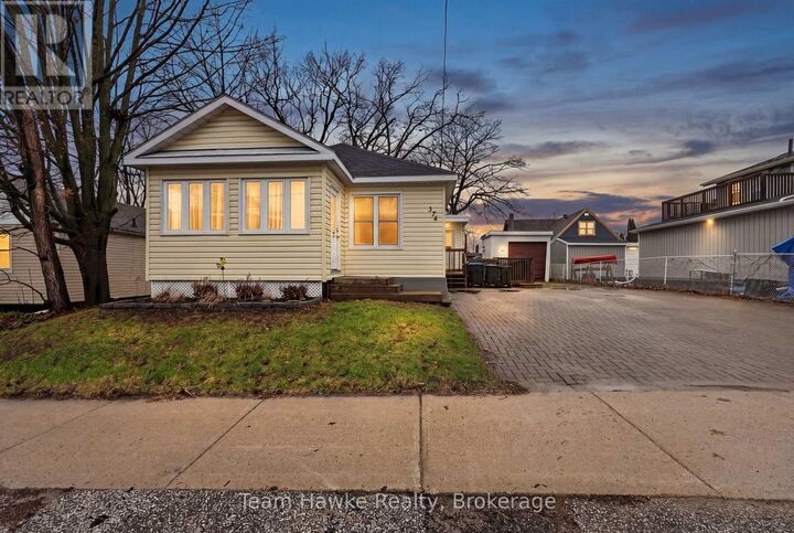 Property Photo:  374 Dominion Avenue  ON L4R 1N9 