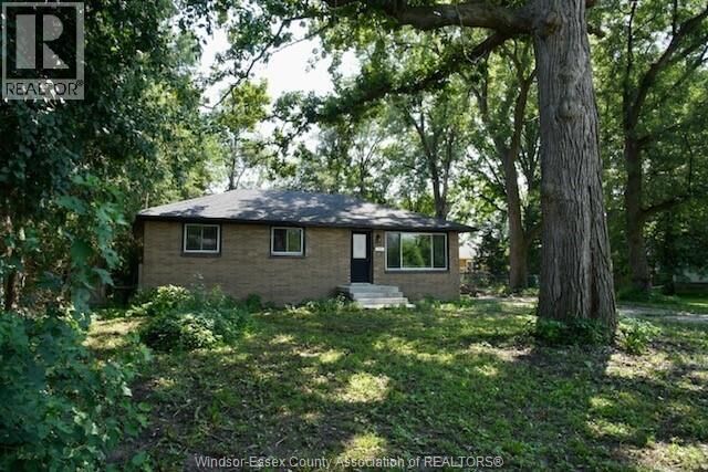 Property Photo:  955 Roseland  ON N9G 1T9 