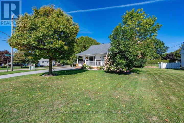 Property Photo:  325 Chamberlain Street  ON K8A 2M7 