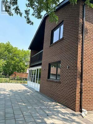 Property Photo:  2086 Pharmacy Avenue  ON M1W 1H8 