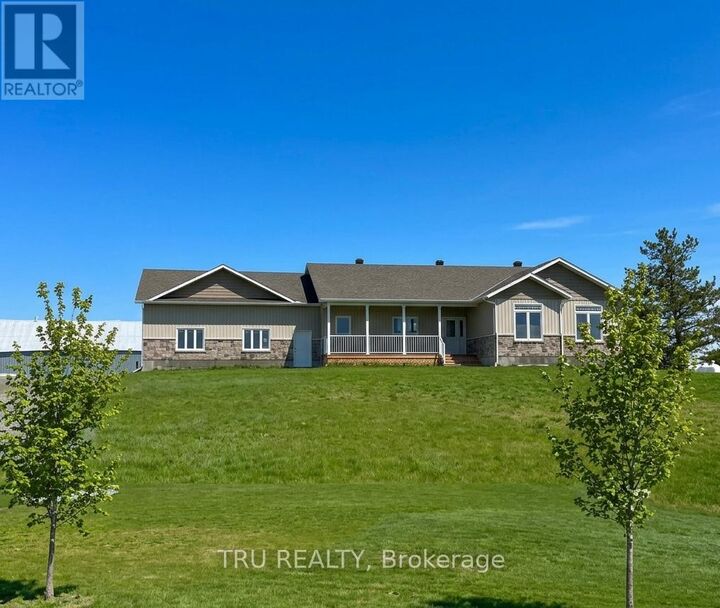 Property Photo:  3654 Twin Elms Road Unit A  ON K0A 2Z0 