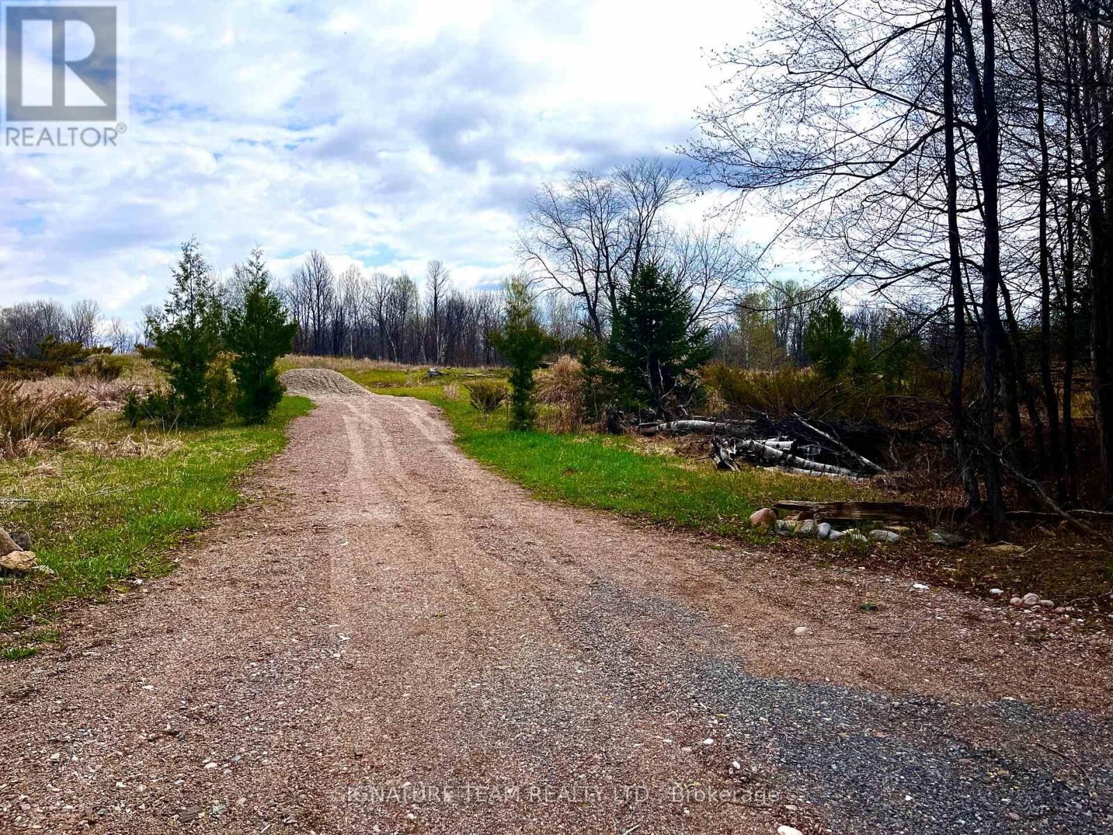 Property Photo:  1102 Colton Road  ON K7V 3Z5 