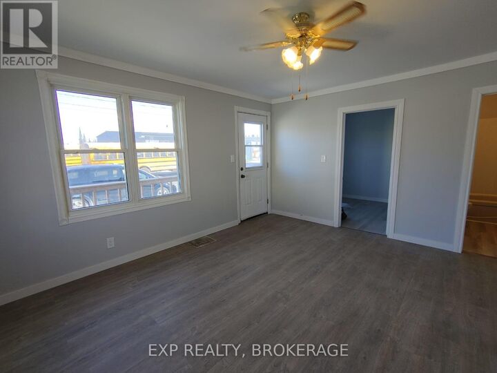 Property Photo:  14 Louis Street  ON K6V 4H5 