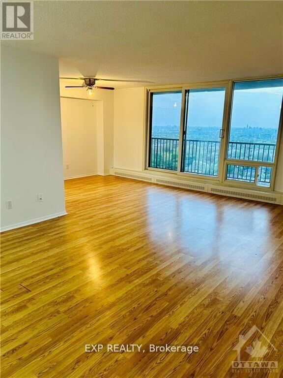 Property Photo:  665 Bathgate Drive 1901  ON K1K 3Y4 