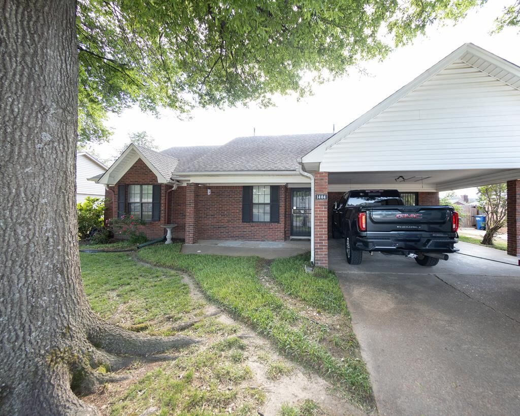 Property Photo:  1404 Dover Road  AR 72301 
