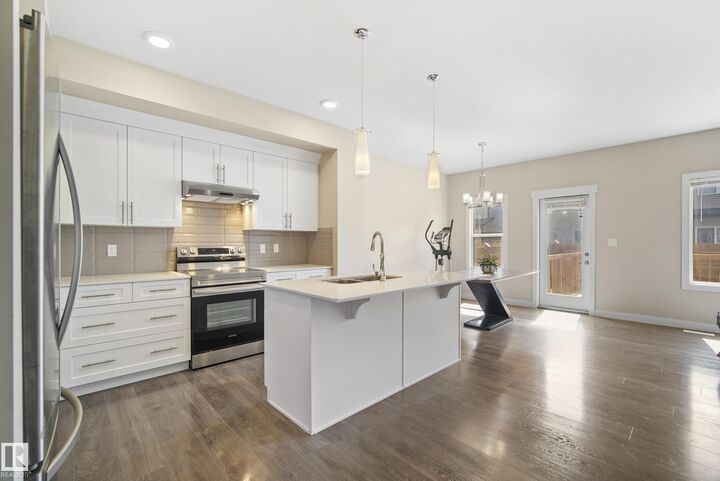 Property Photo:  2456 Kelly Circle Circle SW  AB T6W 4G2 