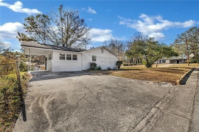 Property Photo:  2356 County Line Road SW  GA 30331 