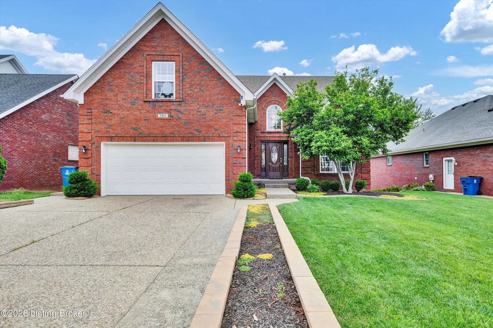 Property Photo:  7911 Windgate Dr  KY 40291 