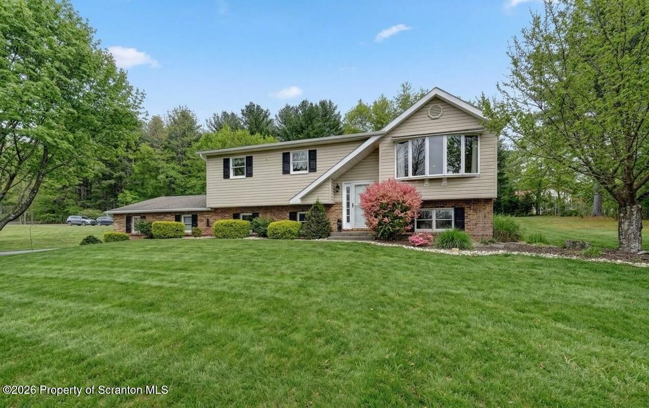 Property Photo:  