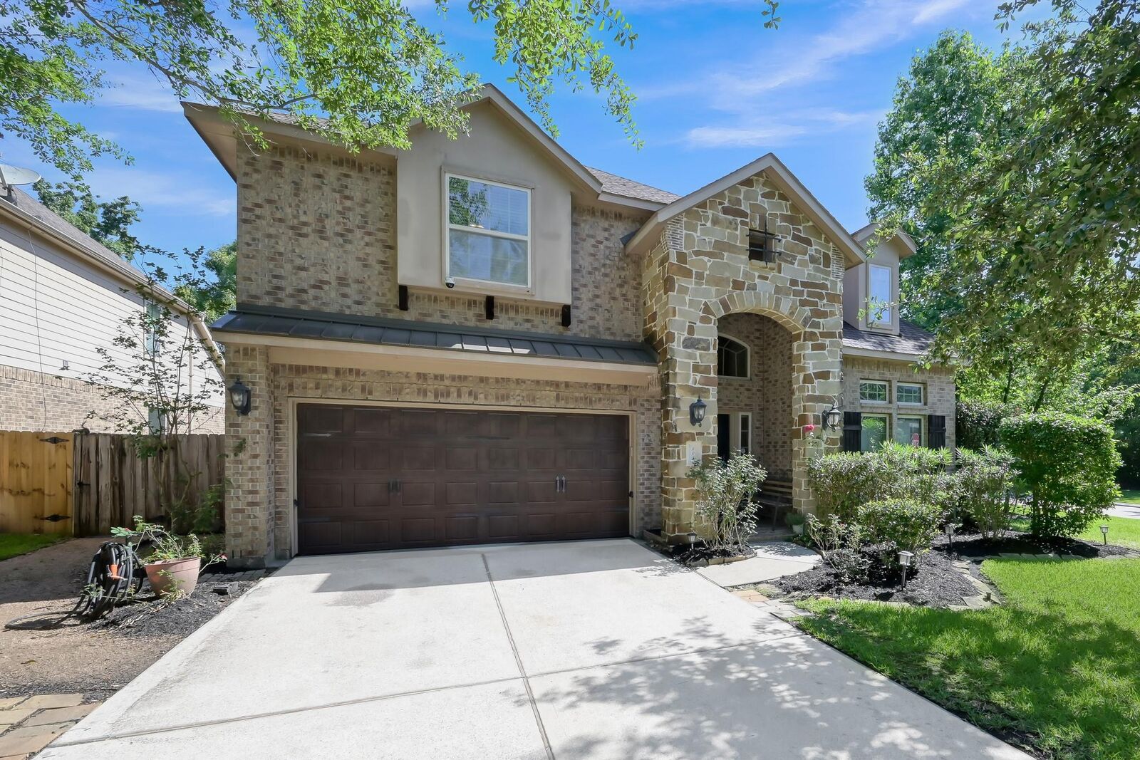 Property Photo:  403 Kinderwood Trail  TX 77316 