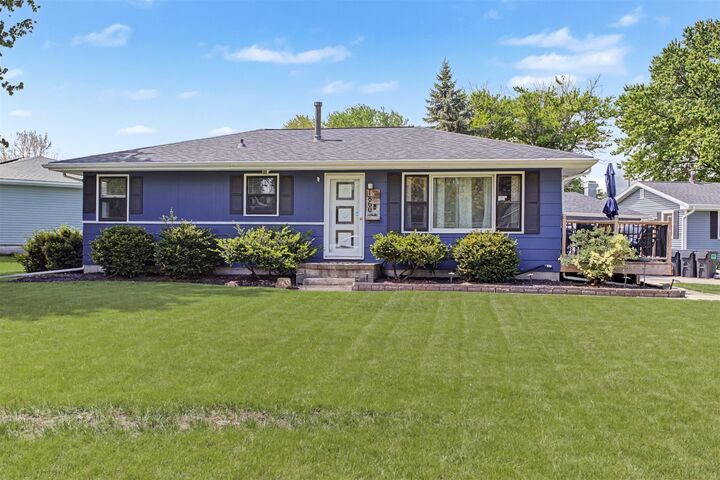 Property Photo:  1860 9th Street Place  IA 50201 