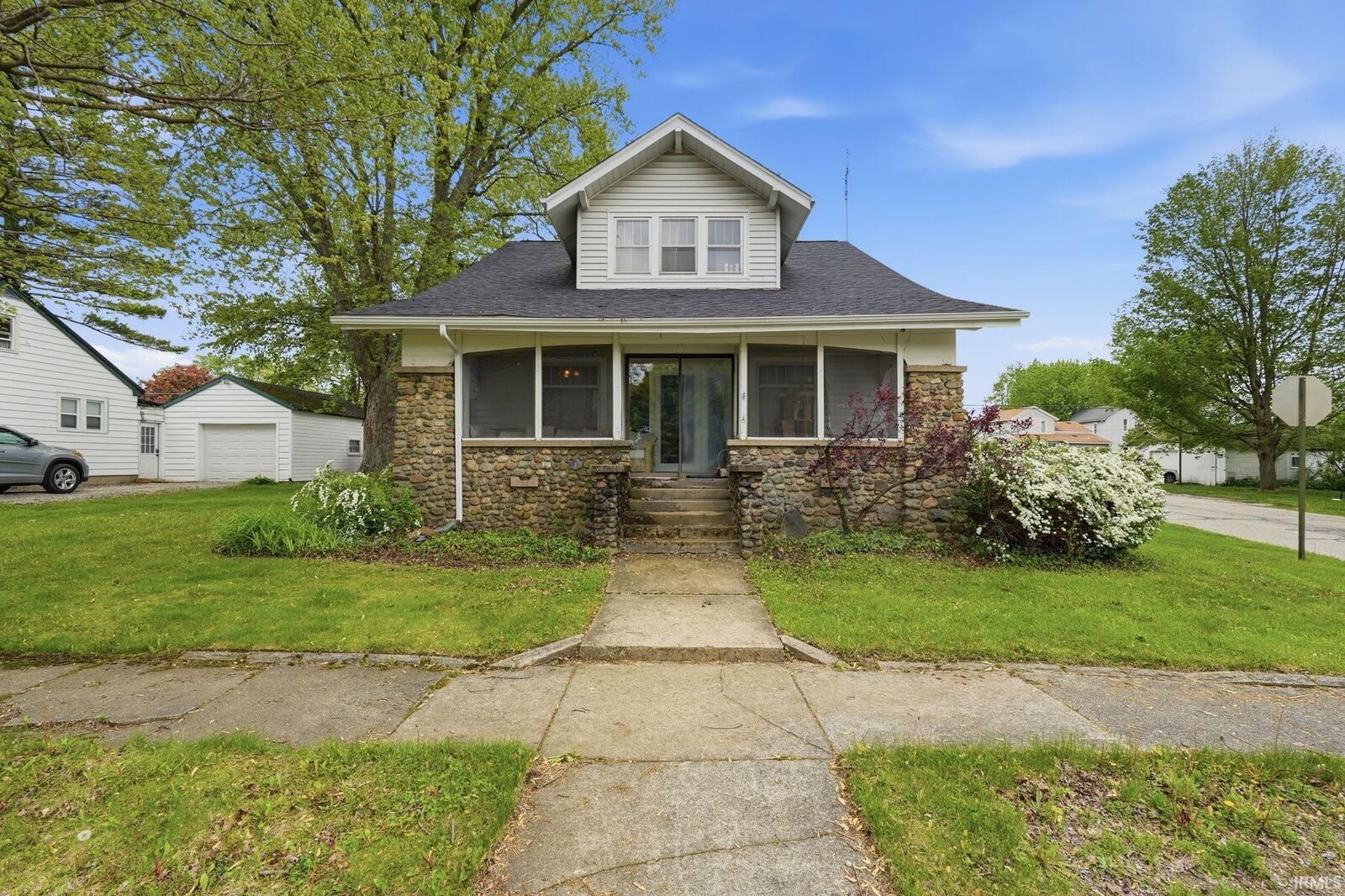 Property Photo: 404 S Van Scoyoc Street IN 46710