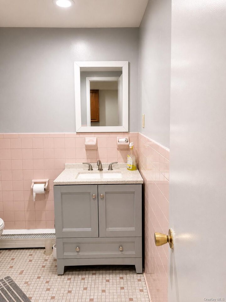 Property Photo:  1 New Jersey Street  NY 11746 