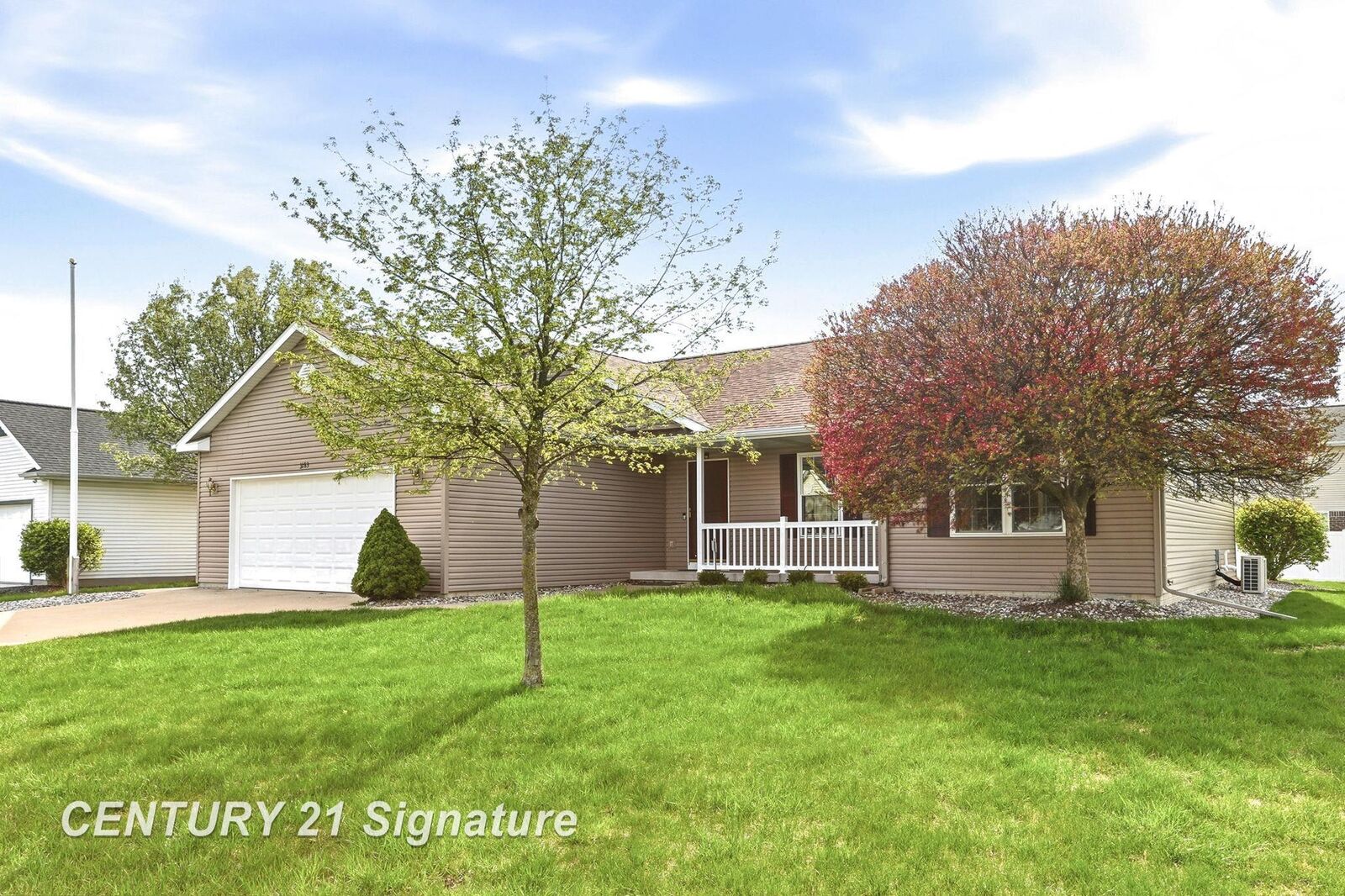 Property Photo:  3183 Sundown Lane  MI 48603 