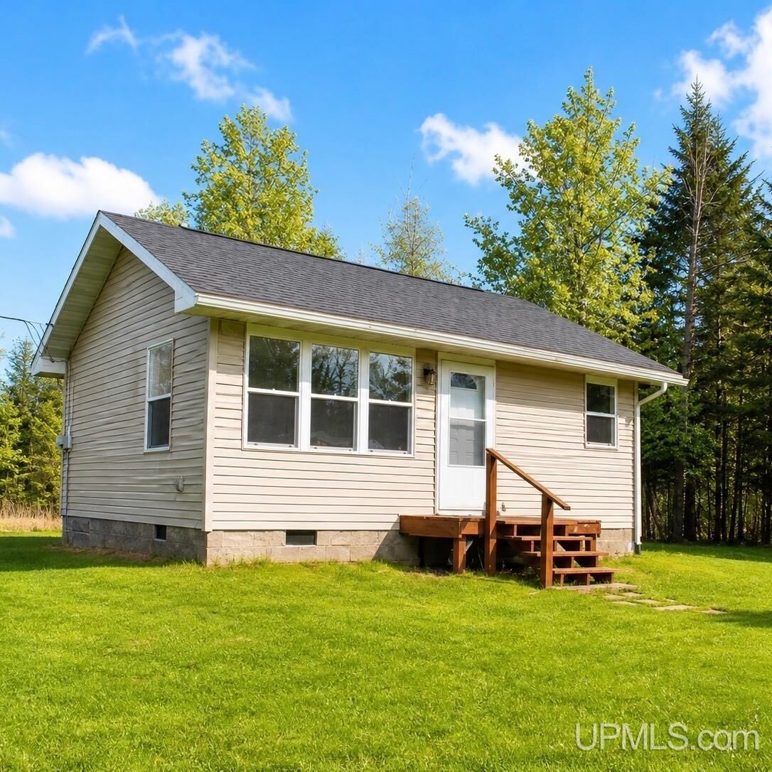 Property Photo: 8202 County 503 Cc Road MI 49878