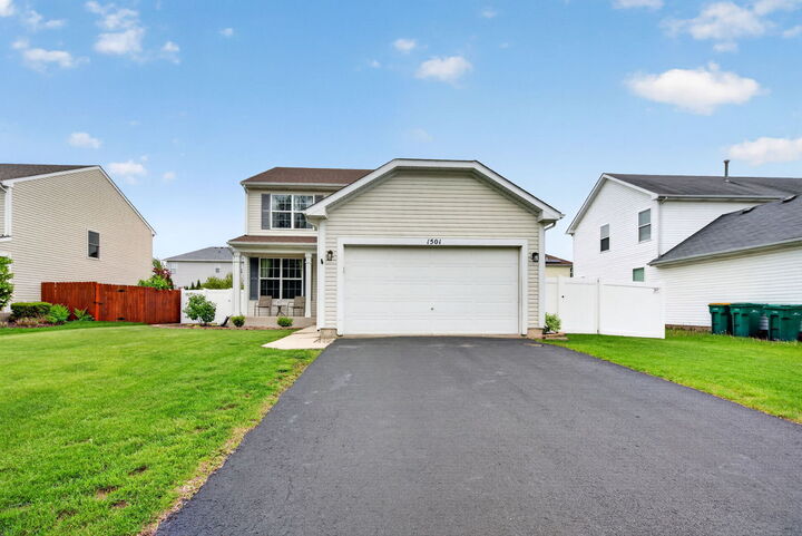 Property Photo:  1501 Roth Drive  IL 60431 
