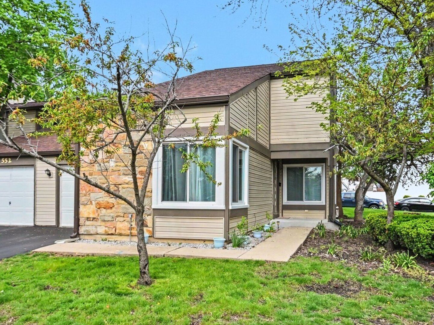 Property Photo:  554 Alton Court  IL 60188 