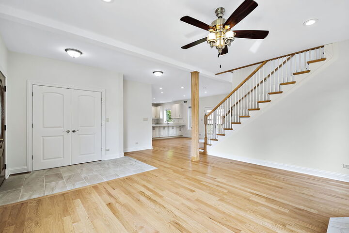 Property Photo:  741 N County Line Road  IL 60521 