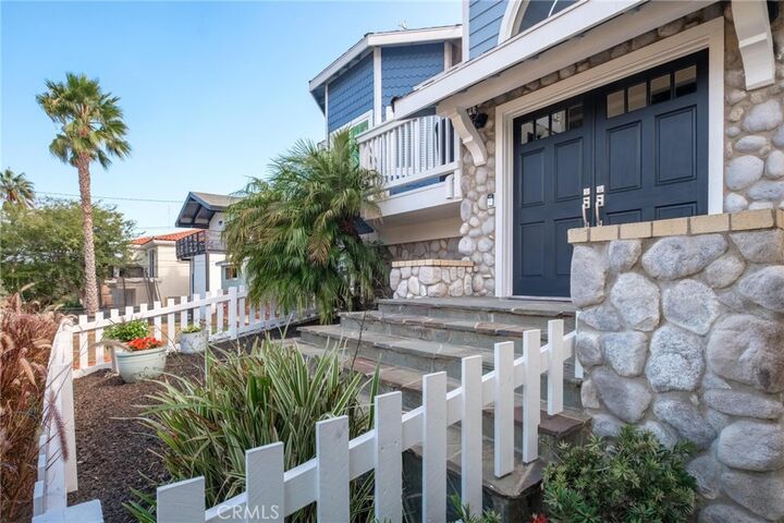 Property Photo:  204 N Lucia  CA 90277 