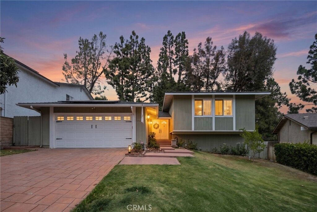 Property Photo: 5522 Modena CA 91301