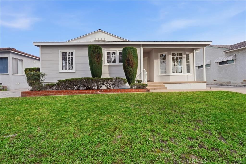 Property Photo: 2917 Del Amo CA 90712