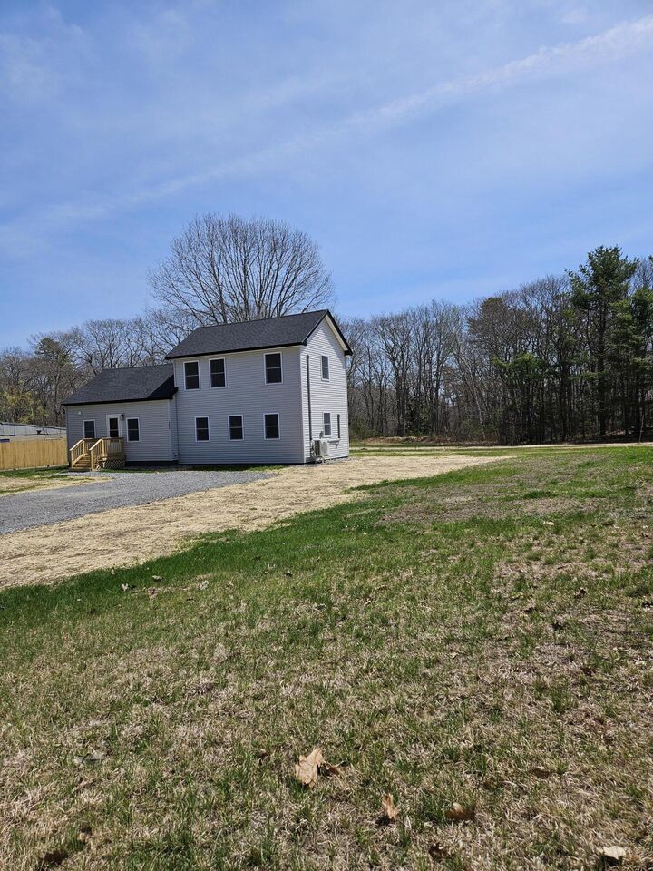 Property Photo:  303 Maquoit Road  ME 04011 
