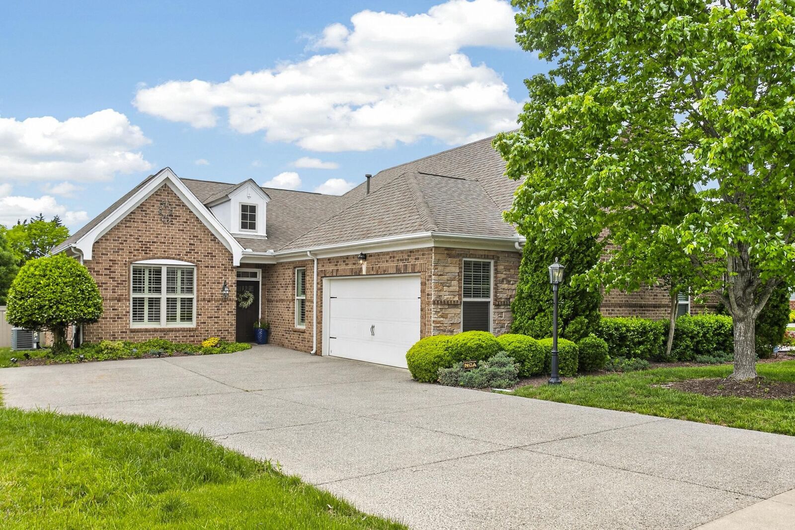 Property Photo:  198 Cobbler Cir  TN 37075 