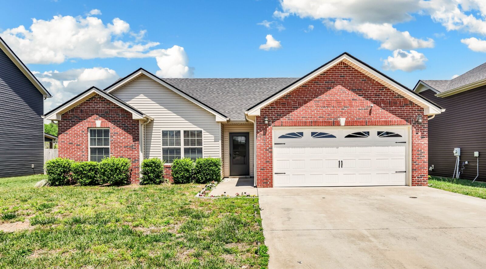 Property Photo:  1485 Coronado Dr  TN 37042 