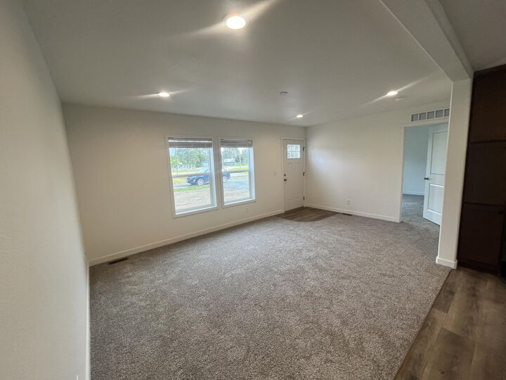 Property Photo: 1304 N Minter Blvd WA 99151
