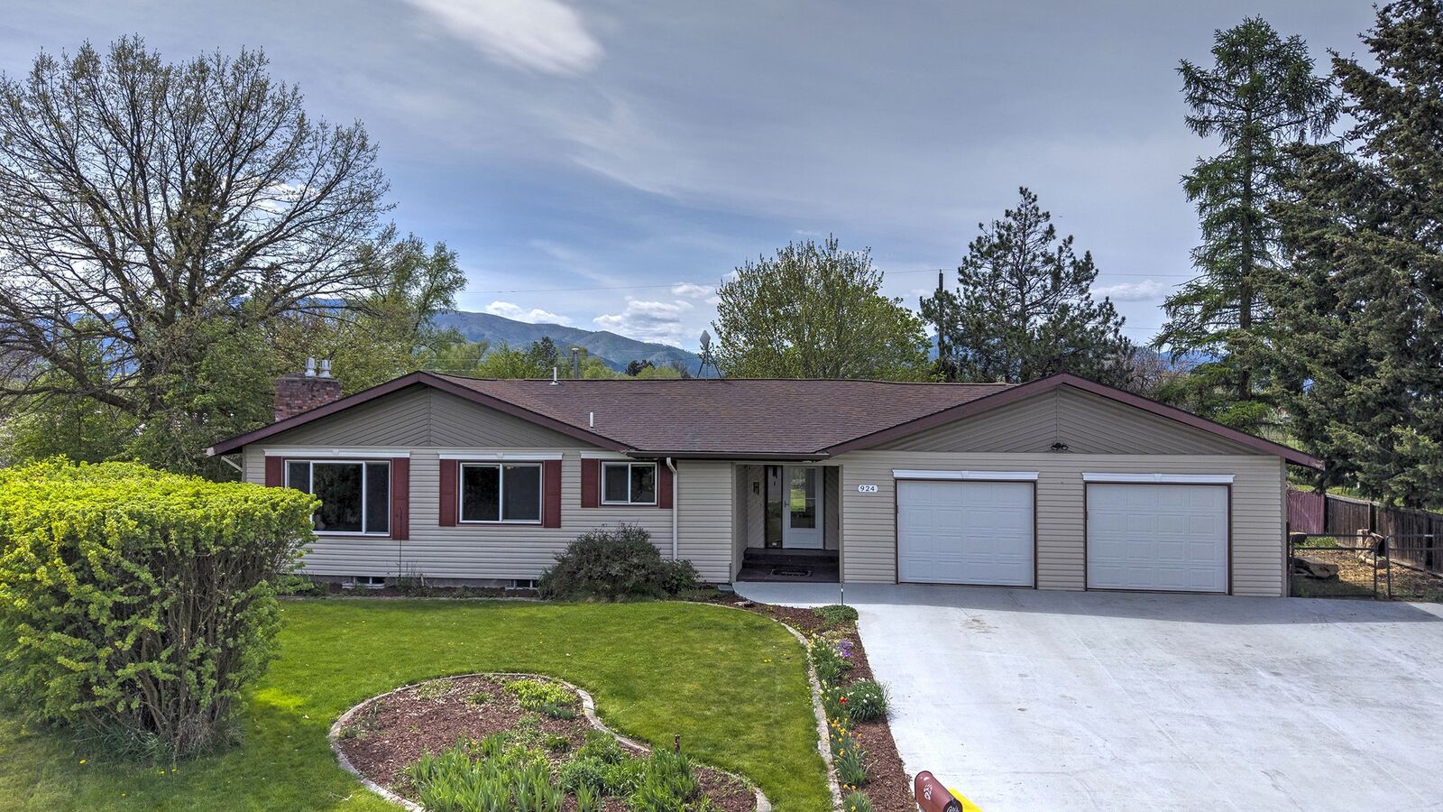 Property Photo:  924 Gladis Drive  MT 59804 