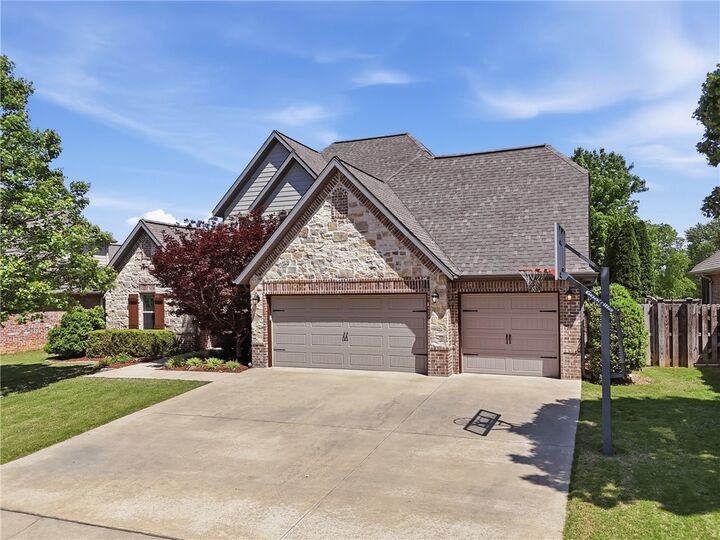 Property Photo:  3901 Lexington Drive  AR 72758 