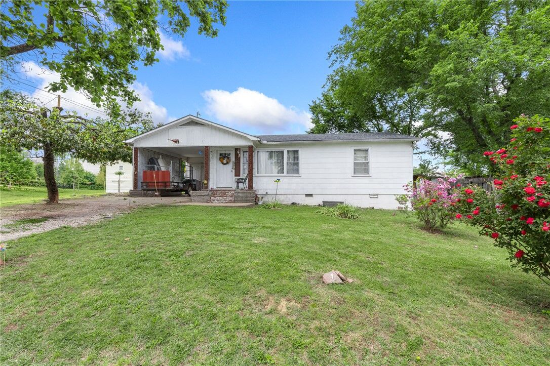 Property Photo:  505 W Sherman Avenue  AR 72601 