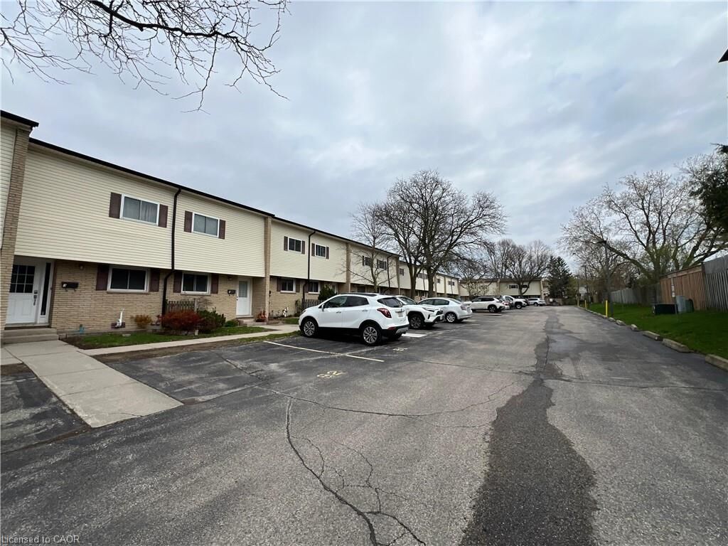 Property Photo:  211 Veronica Drive A5  ON N2A 2R8 