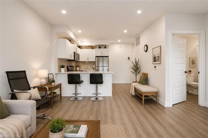 Property Photo:  1000 Lackner Place 507  ON N2A 0L9 