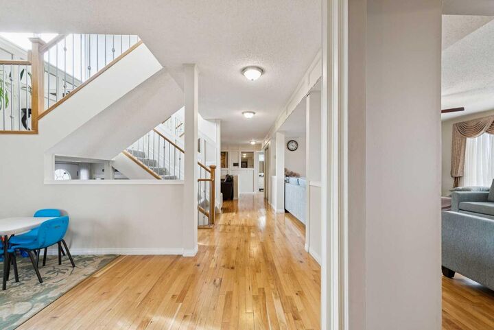Property Photo: 7 Willow Vale AB T2P 3G7