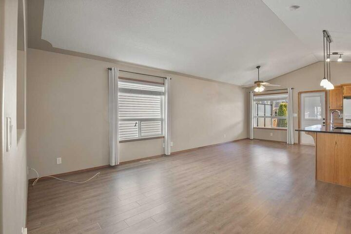 Property Photo:  19 Isherwood Close  AB T4R 0B7 