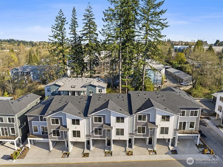 Property Photo:  16823  Alder Way J8  WA 98037 