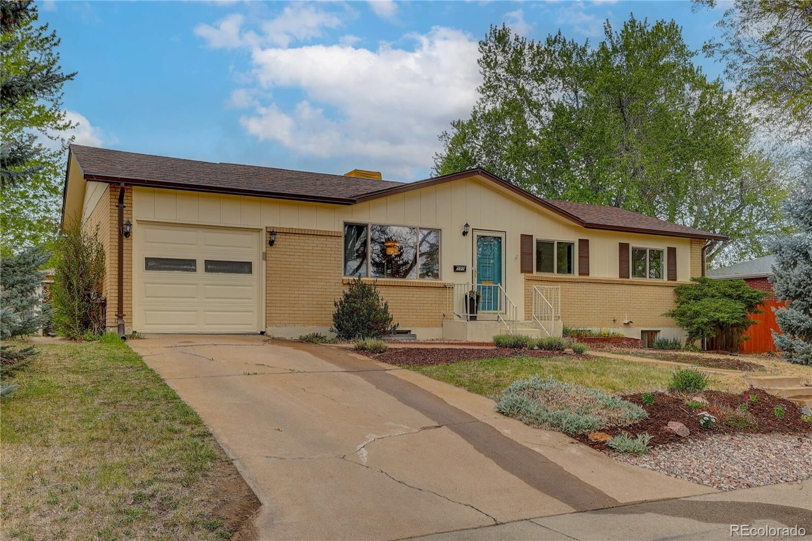 Property Photo: 599 S Swadley Street CO 80228